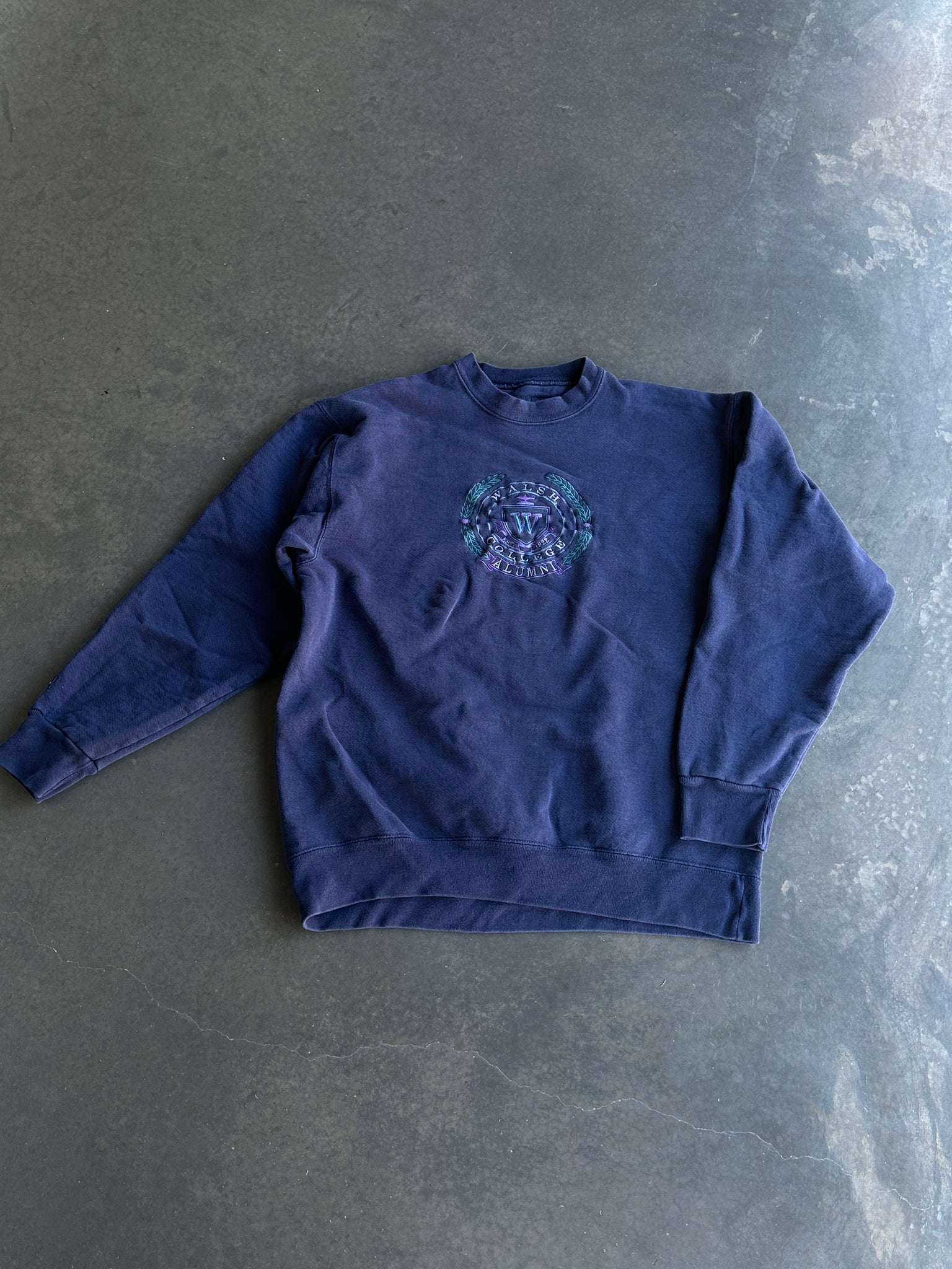 Vintage Walsh College Alumni Sweater L