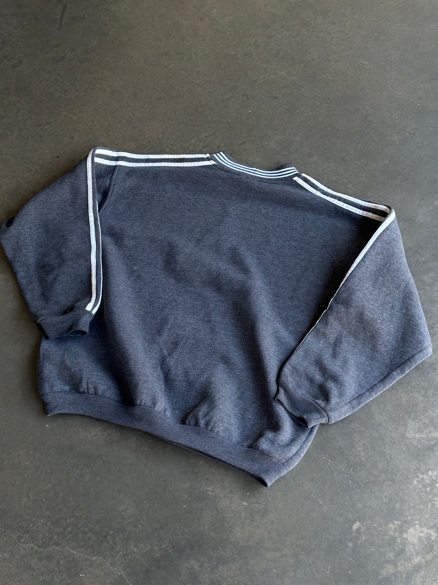 Vintage Adidas Bootleg Sweater L