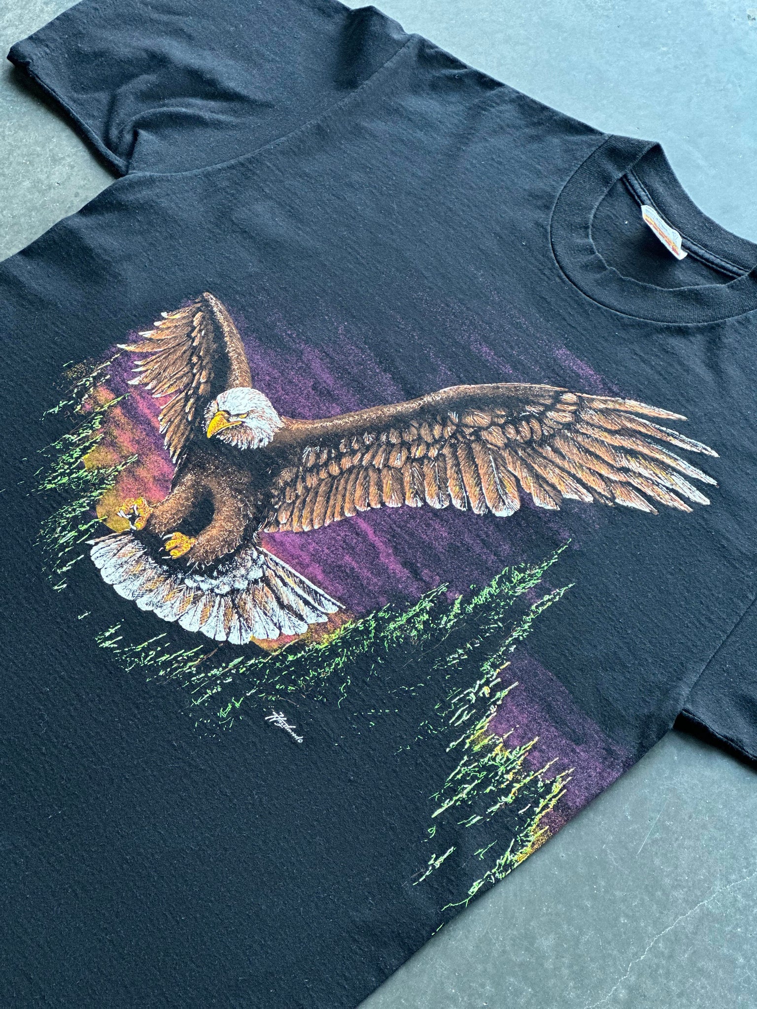 Vintage Eagle Wrap-around Graphic Tee L