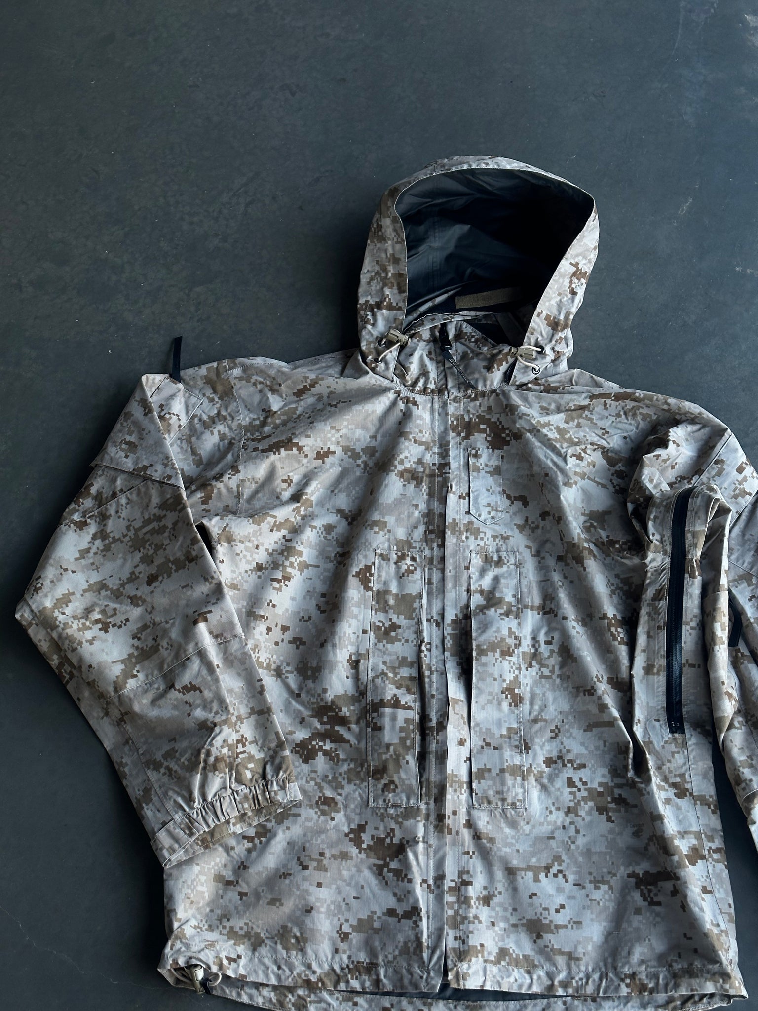 Camo Goretex Windbreaker L