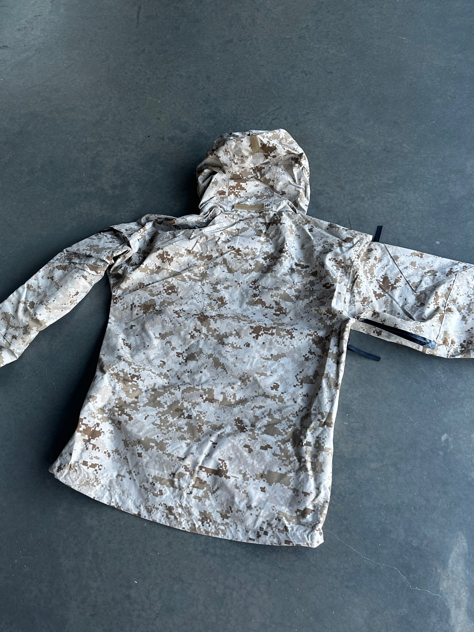 Camo Goretex Windbreaker L