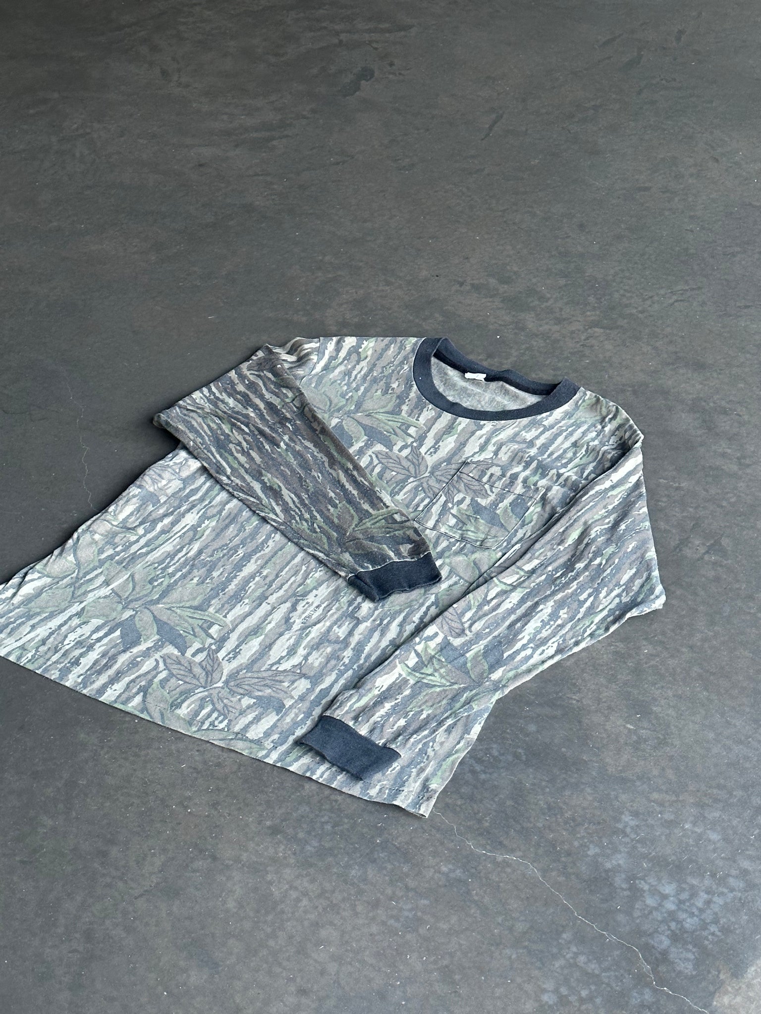 Vintage Real Tree Long Sleeve L
