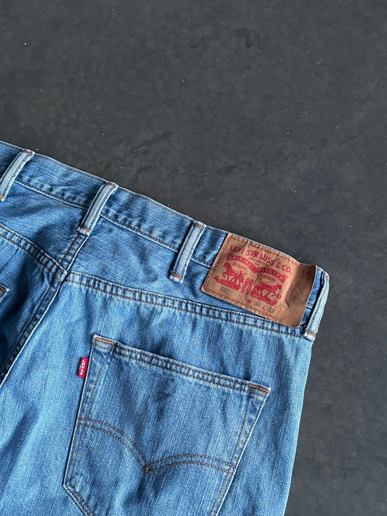 Levis 501 Jeans 38X32